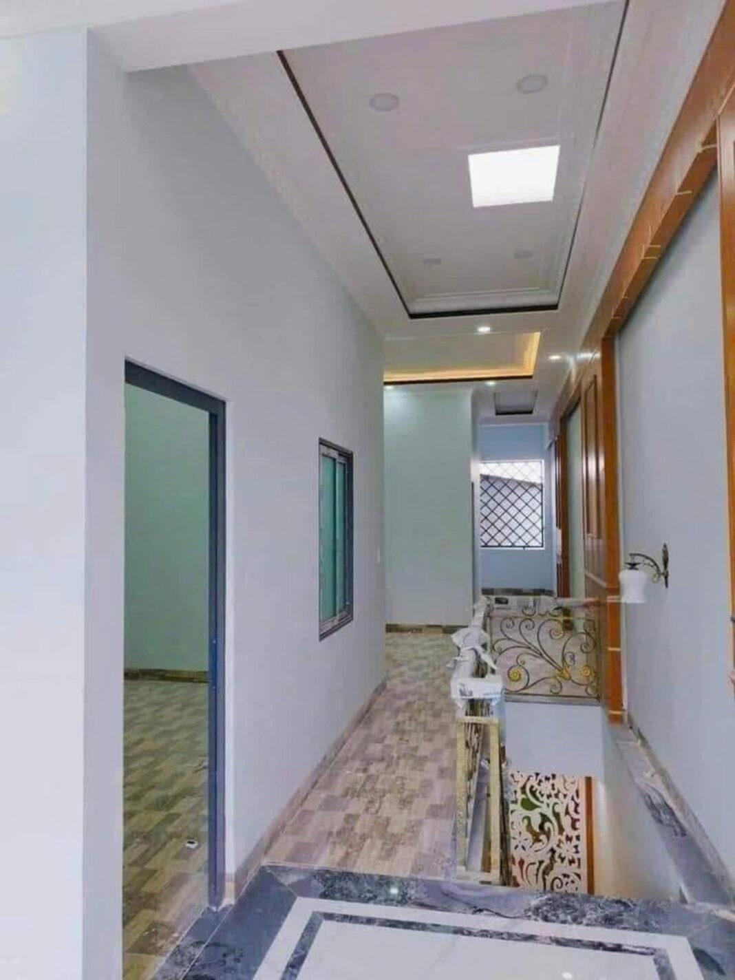 Bên trong nhà Bên trong nhà