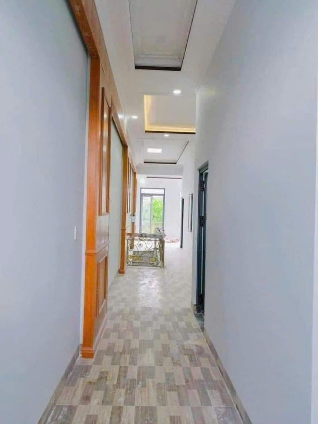 Bên trong nhà Bên trong nhà