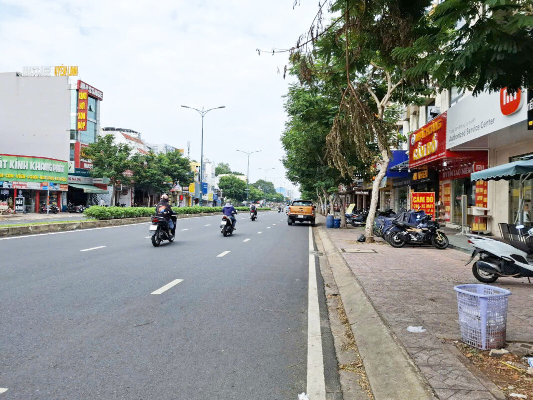 Nhà mặt tiền đường Lê Văn Việt Nhà mặt tiền đường Lê Văn Việt