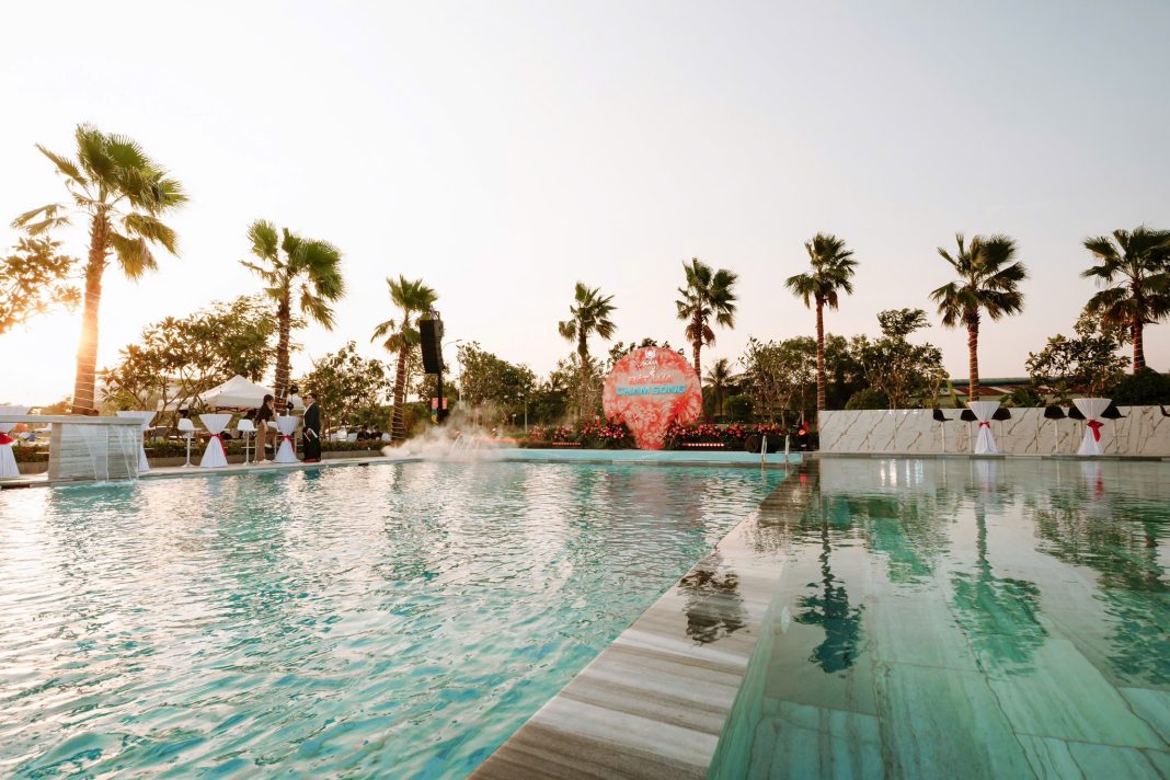 The Solia hồ bơi The Solia hồ bơi