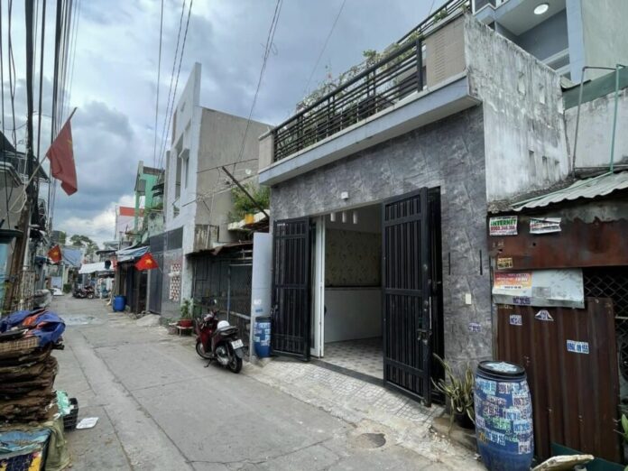 Phía trước nhà