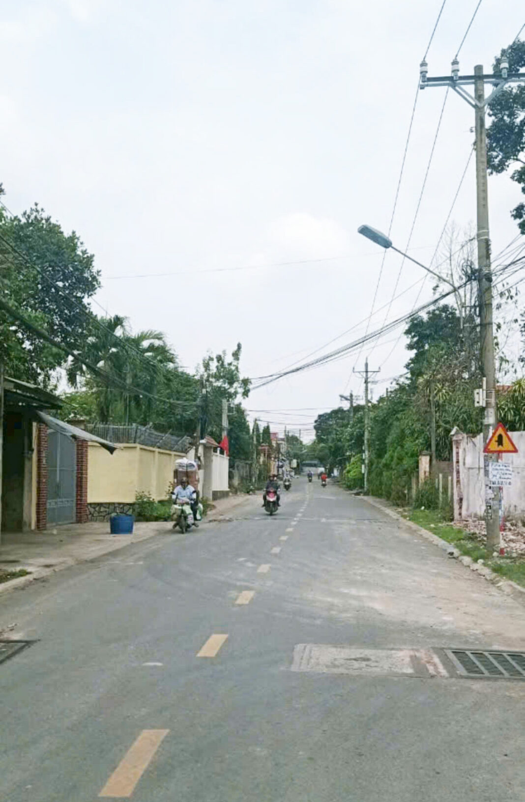 Đất đường Suối Lồ Ô