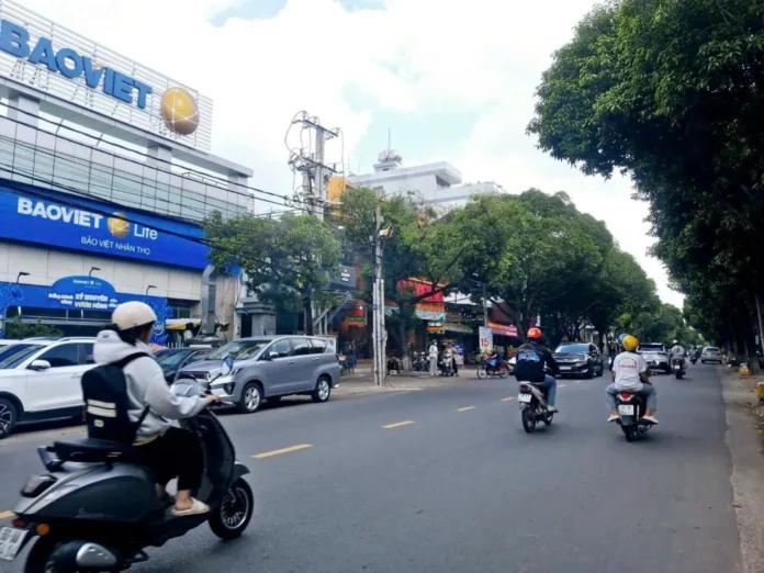 Mặt tiền đường