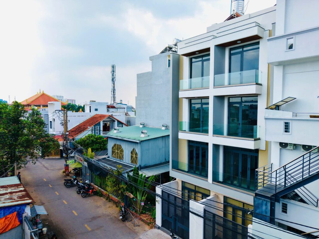 Nhà mặt tiền đường 41