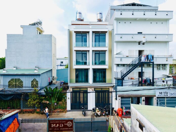 Nhà mặt tiền đường 41